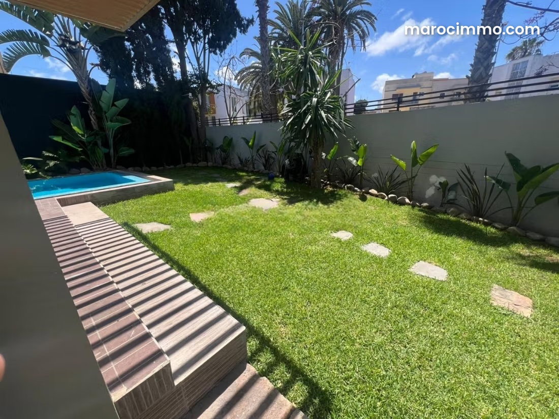 Villa 650 m² avec piscine et jardin, Longchamps Casablanca — Casablanca