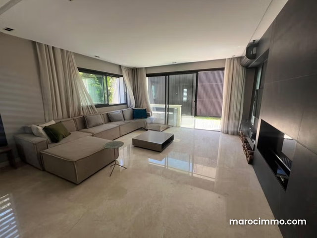 Somptueuse villa meublé moderne à louer à Longchamps Hay Al Hanâa. Surface de 650 m². Meublé — 4