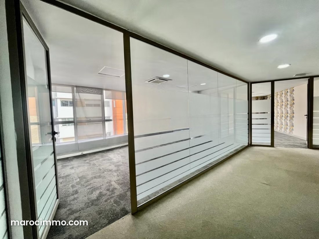 110 m² Office in Racine, Casablanca, High-End Building with Elevator — Casablanca