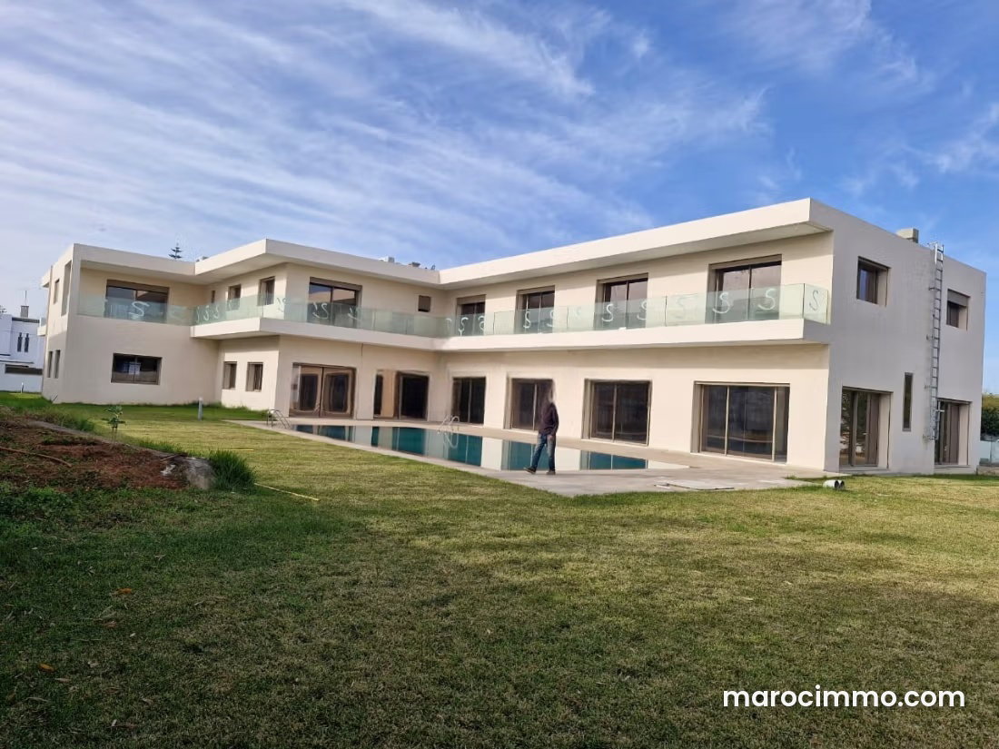 Villa 5 chambres à vendre, 4000 m² à Souissi, Rabat — Rabat