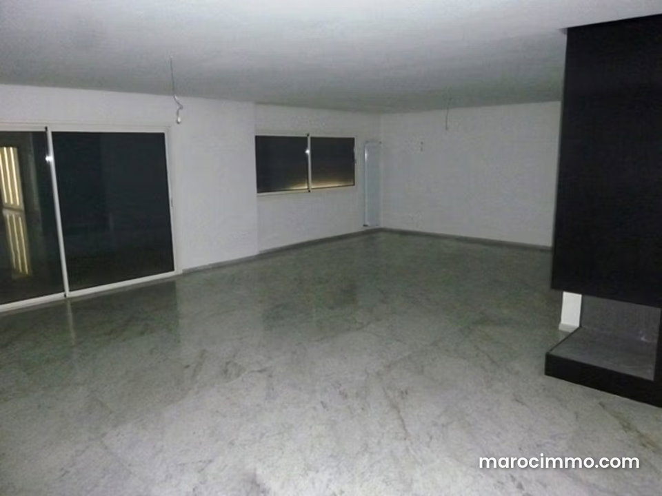 Appartement a louer. Champs de course. FES