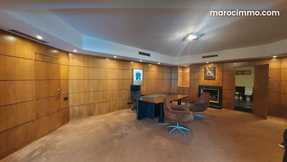 Bureau 235 m² Ain Diab Haut standing