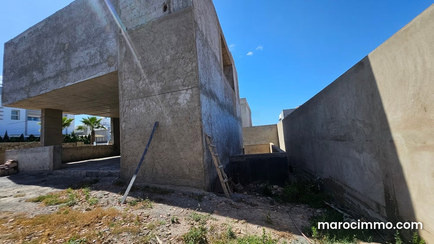 450 m² Commercial Property Over 3 Levels, Dar Bouazza — Dar Bouazza