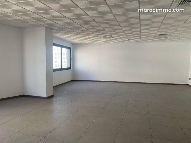 Plateau de bureau à louer aux HOPITAUX — 5