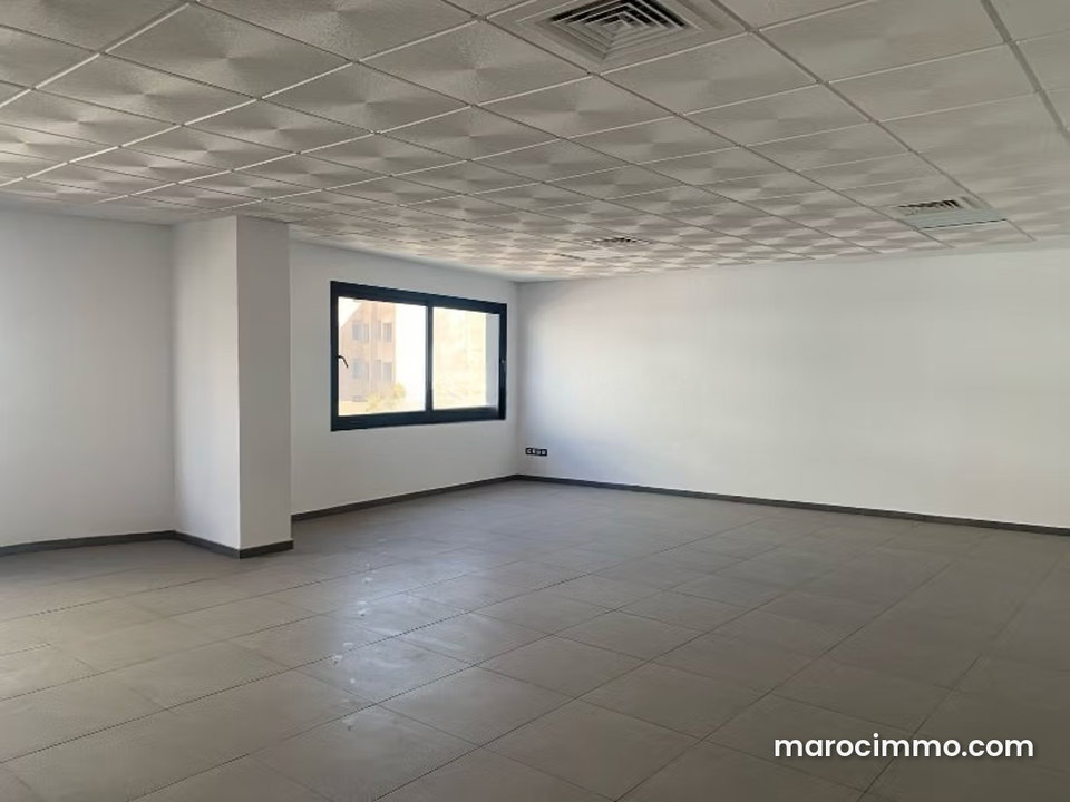 Plateau de bureau à louer aux HOPITAUX