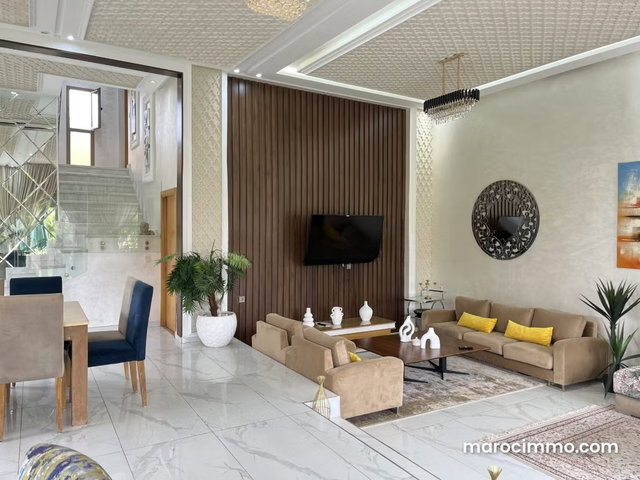 Villa Front de Golf à Vendre – Route de Tahanaout Marrakech, 5 Chambres, 4 Façades et Vue Panoramique sur l’Atlas — 3