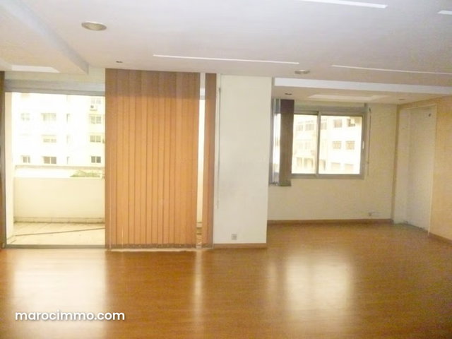 Plateau de bureau a prox Boulevard ABDELMOUMEN — 4