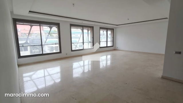 Appartement à Vendre de 220.0 m² à Casablanca, Gauthier — Casablanca