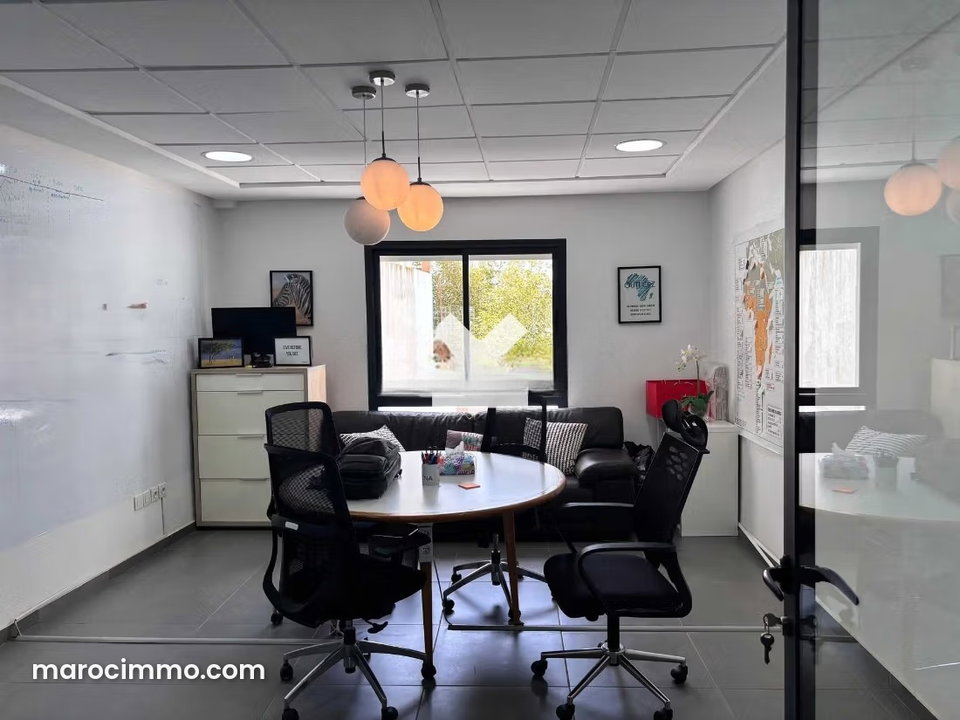 Bureau à Louer de 112.0 m² à Casablanca, Racine