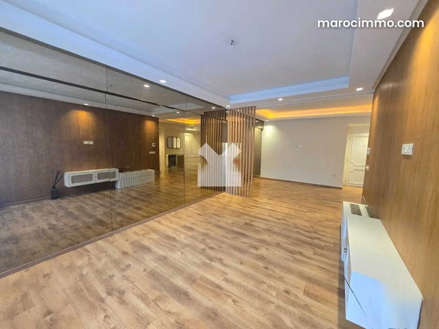 Appartement à Louer de 95.0 m² à Casablanca, Bourgogne Anfa — 2