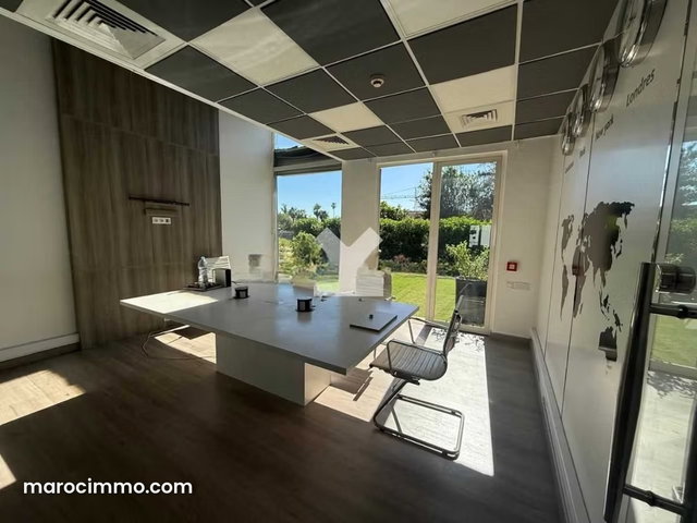 Bureau à Louer de 285.0 m² à Casablanca, Anfa Superieur — 3
