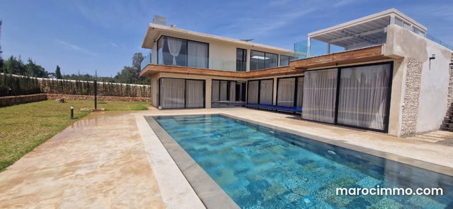 Villa en zone urbain a vendre — 2