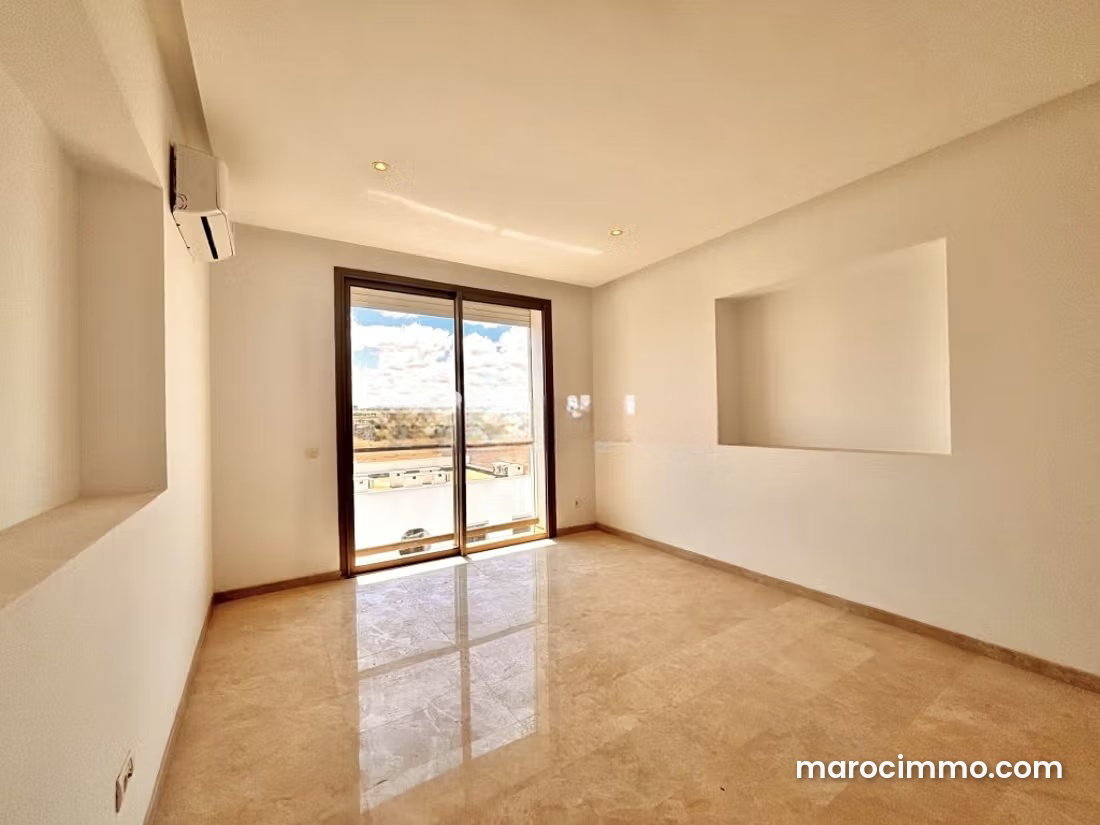 Appartement 87 m² dernier étage, Centre Ville Casablanca — Casablanca