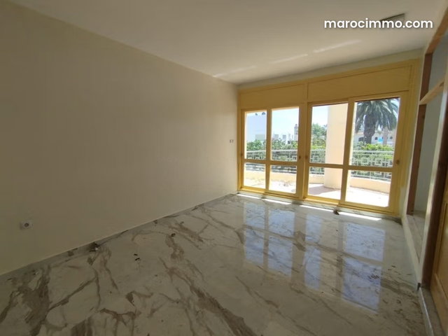 Villa à vendre à OLM Souissi — 4