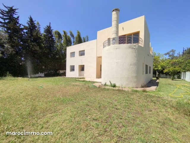 Villa à vendre à OLM Souissi — 2