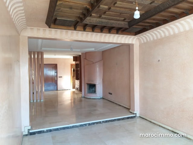 Appartement a louer. Champs de course. FES — 2