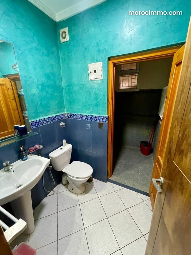 Villa de 374m² avec piscine à louer — 2