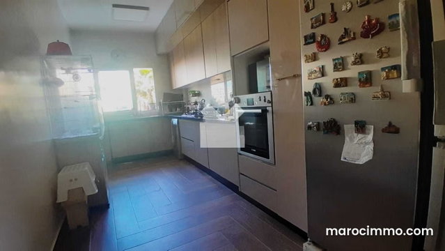 Appartement à Vendre de 172.0 m² à Casablanca, Derb Omar — 5