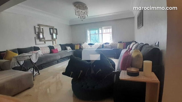 Appartement à Vendre de 172.0 m² à Casablanca, Derb Omar — 2