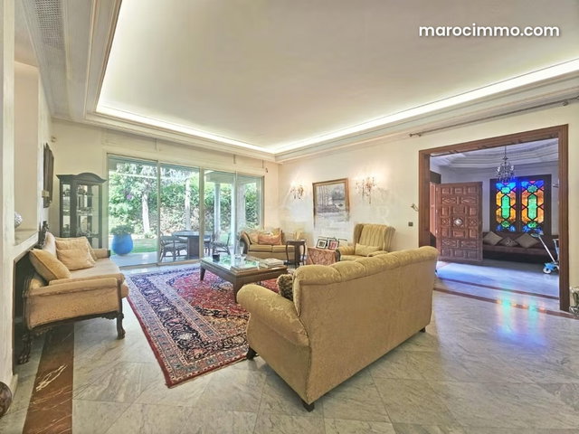 Villa à vendre à Casablanca Californie: 1070 m² avec piscine — 2