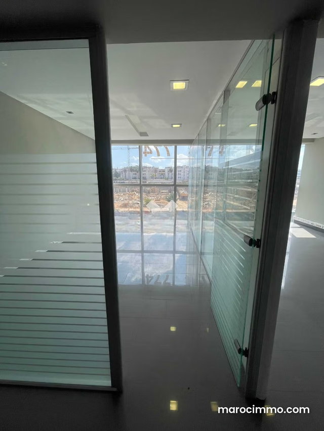 Bureau à Louer de 350.0 m² à Casablanca, Ain Sebaa — 3