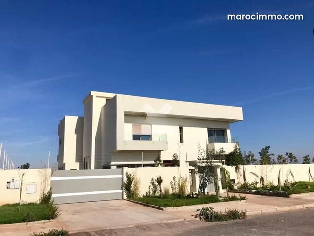 Villa à Vendre de 926.0 m² à Marrakech, Zohor Targa Zephyr — 2