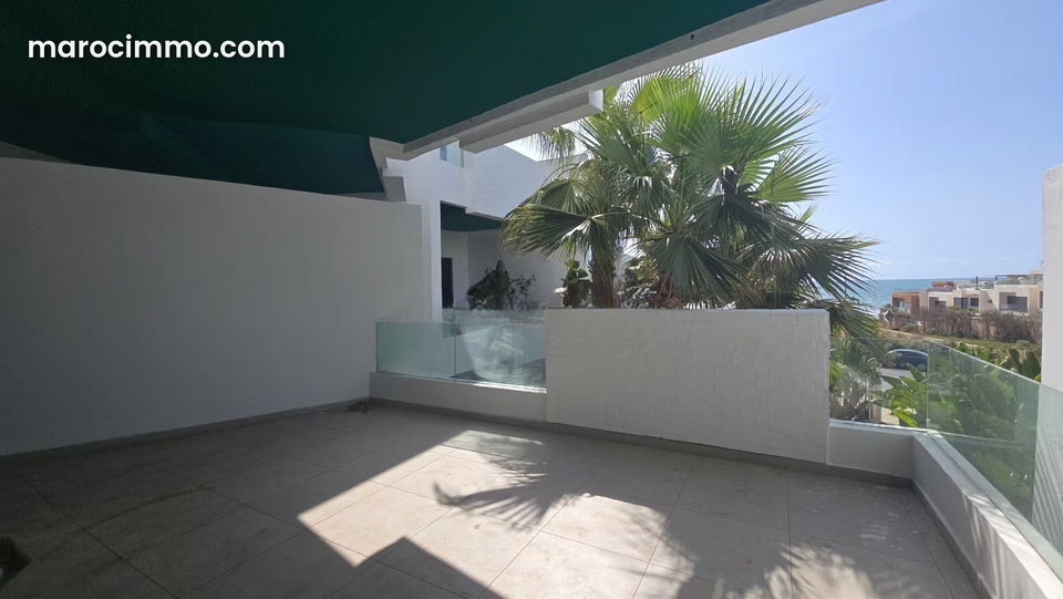 Magnificent Seafront Apartment on First Line