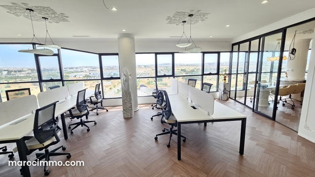 Bureau premium 123 m2 avec vue dégagée au CFC — 2