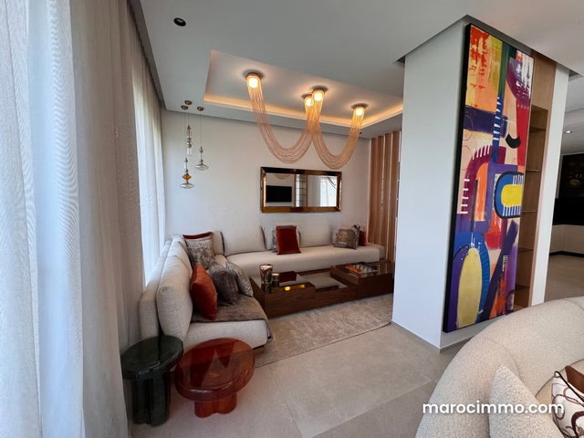 Magnifique villa à vendre à Route de Tahanaout. 7 grandes pièces — 2