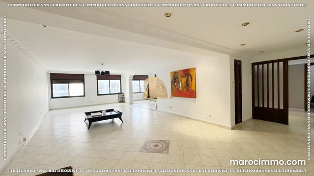 Duplex vide à louer à Maârif, 327 m², Casablanca — 2