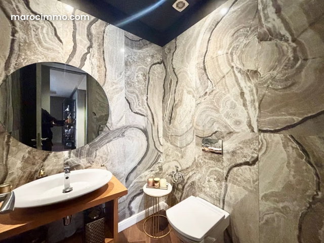 For Rent RACINE Chic and Very Modern Apartment Refurbished with Noble Materials. 151 m² Surface. With Elevator and Terrace. Centralized CLIM and HEATING — 3