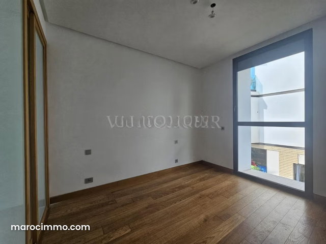 2-Bedroom Apartment with Unobstructed View in Ain Diab, Casablanca — 4