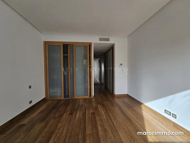 2-Bedroom Apartment with Unobstructed View in Ain Diab, Casablanca — 5