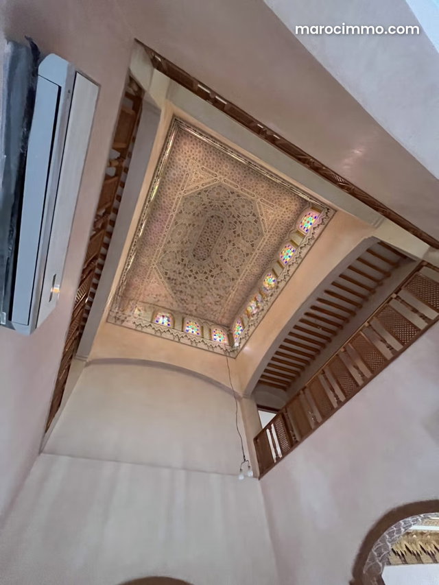 Villa à Restaurer à Vendre – Marrakech Boulevard Mohamed VI, 2500 m² de Terrain, 4 Façades, Hammam et Cuisine d’Été, à 5 min du Morocco Mall — 3