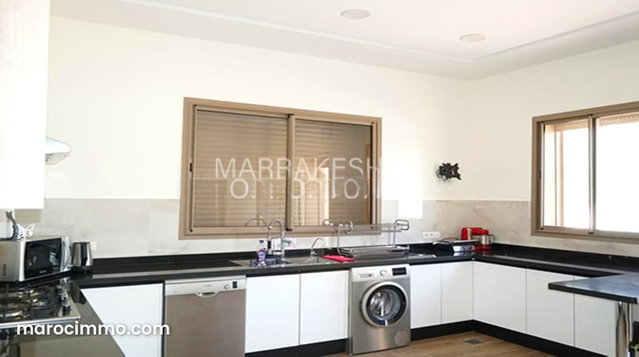 Charmante villa titrée avec piscine en vente — 5