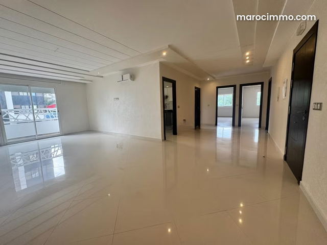 Appart 128m² double façades au Qtier administratif — Tanger