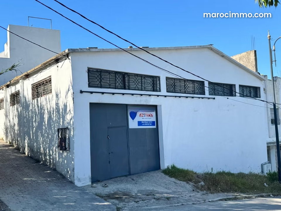 Dépôt à vendre à Boubana
