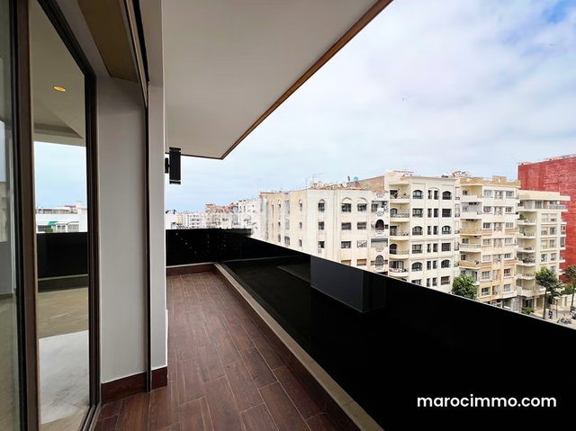 Root, Golden Triangle Apartment for Rent — 4