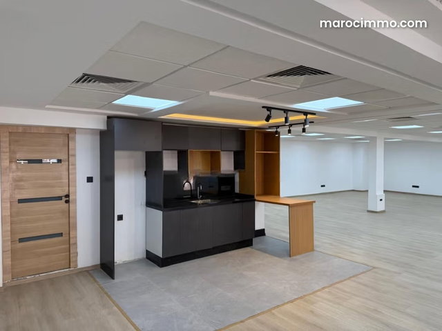 Office for Rent in Guéliz, 198 m² — 2