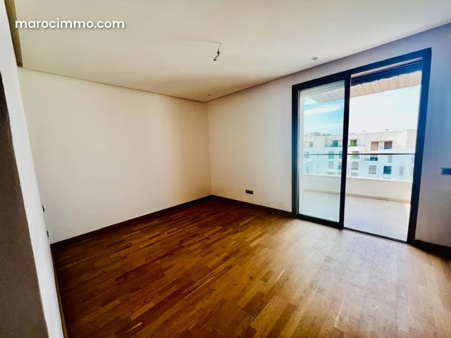 SANS VIS A VIS, Magnifique appartement à Souissi — 4