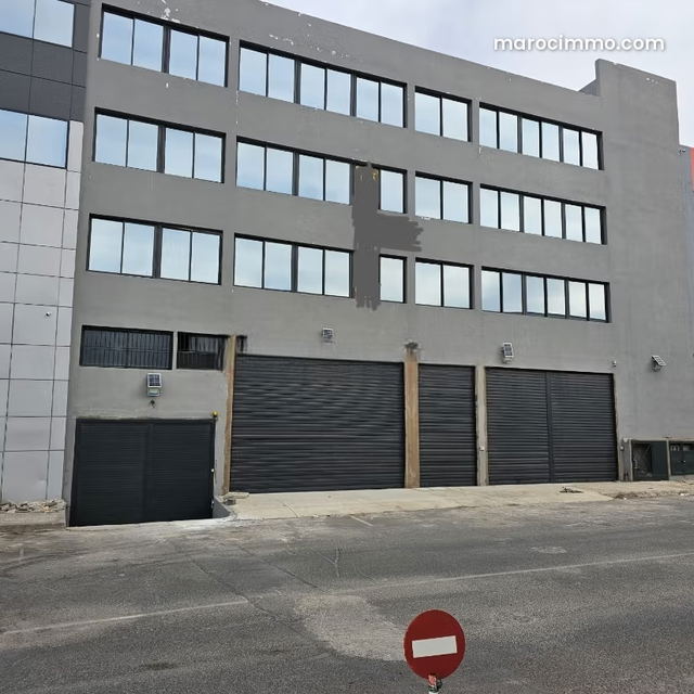 Immeuble industriel en vente à Aïn Sebaâ. Superficie 3000 m² — Casablanca