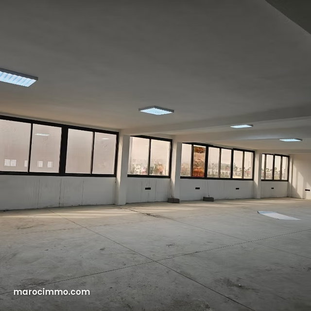Immeuble industriel en vente à Aïn Sebaâ. Superficie 3000 m² — 4