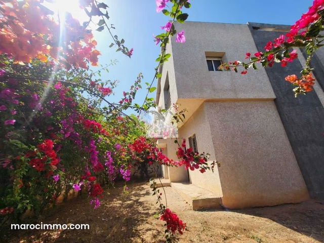 Villa à Vendre de 344.0 m² à Casablanca, Oulfa — Casablanca