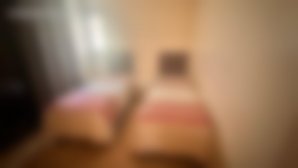 شقة مفروشة فسيحة للإيجار بحي أشقار في طنجة