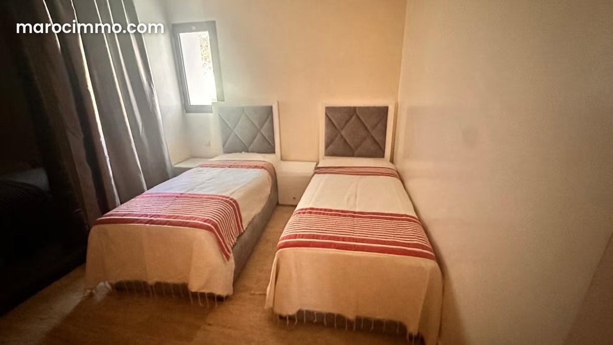 Bel appartement en location à Achakar. 3 belles chambres. Meublé