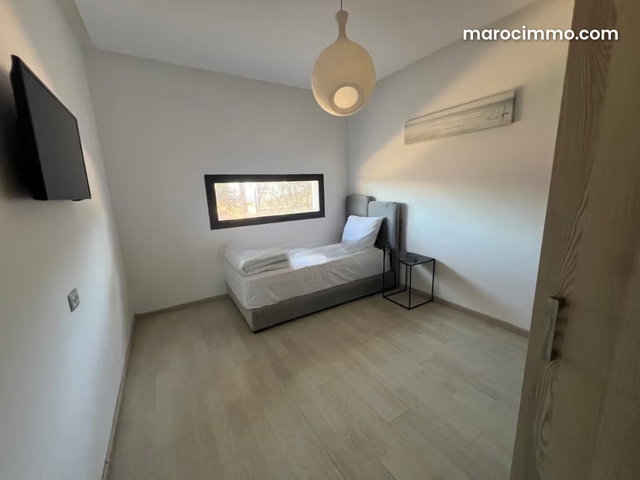 Appartement à vendre à Dar Bouazza. 2 chambres agréables. Bien meublé — 4
