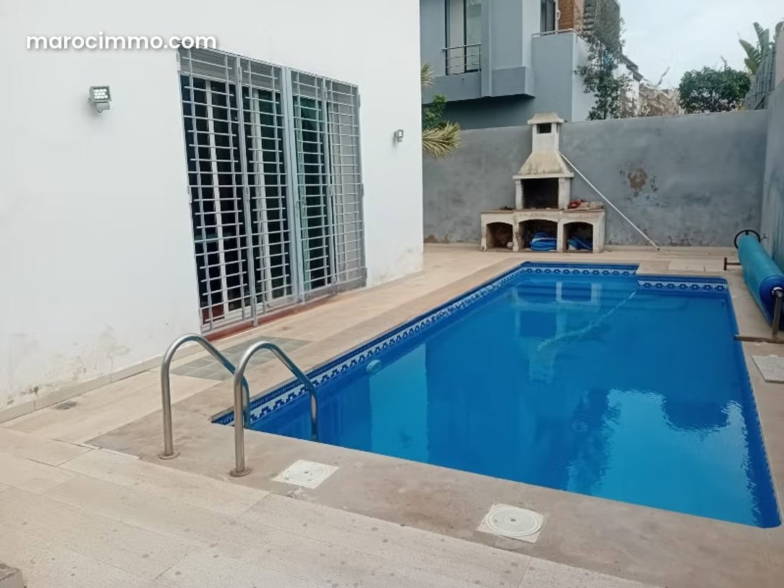 420 m² Villa with Pool in Californie, Casablanca, for Rent — Casablanca