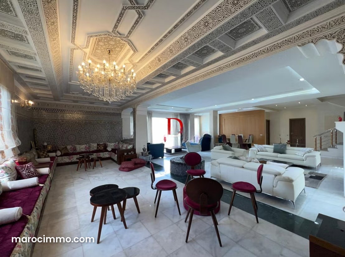 820 sqm Villa with Swimming Pool, Souissi, Rabat — Rabat