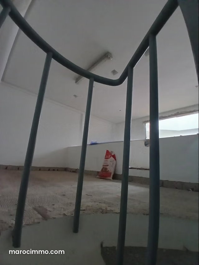 Abd Ben Kadour Roundabout Sports Store R1 50m2 for Rent — 5