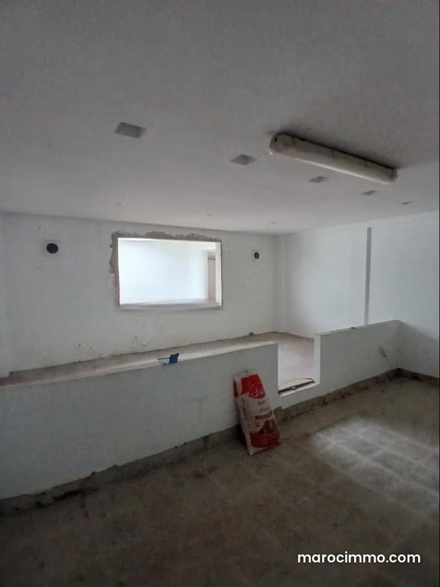 Abd Ben Kadour Roundabout Sports Store R1 50m2 for Rent — 3